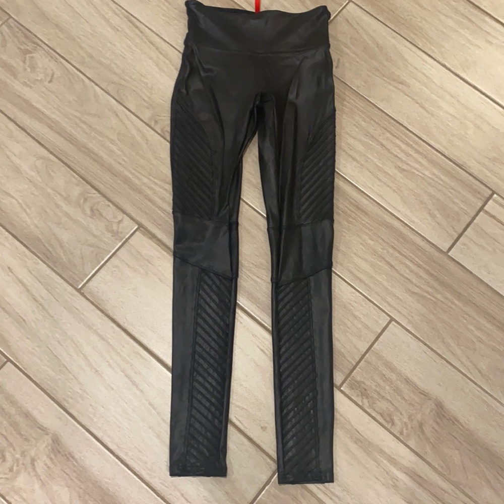 Brand new spanx Xs moto leggings